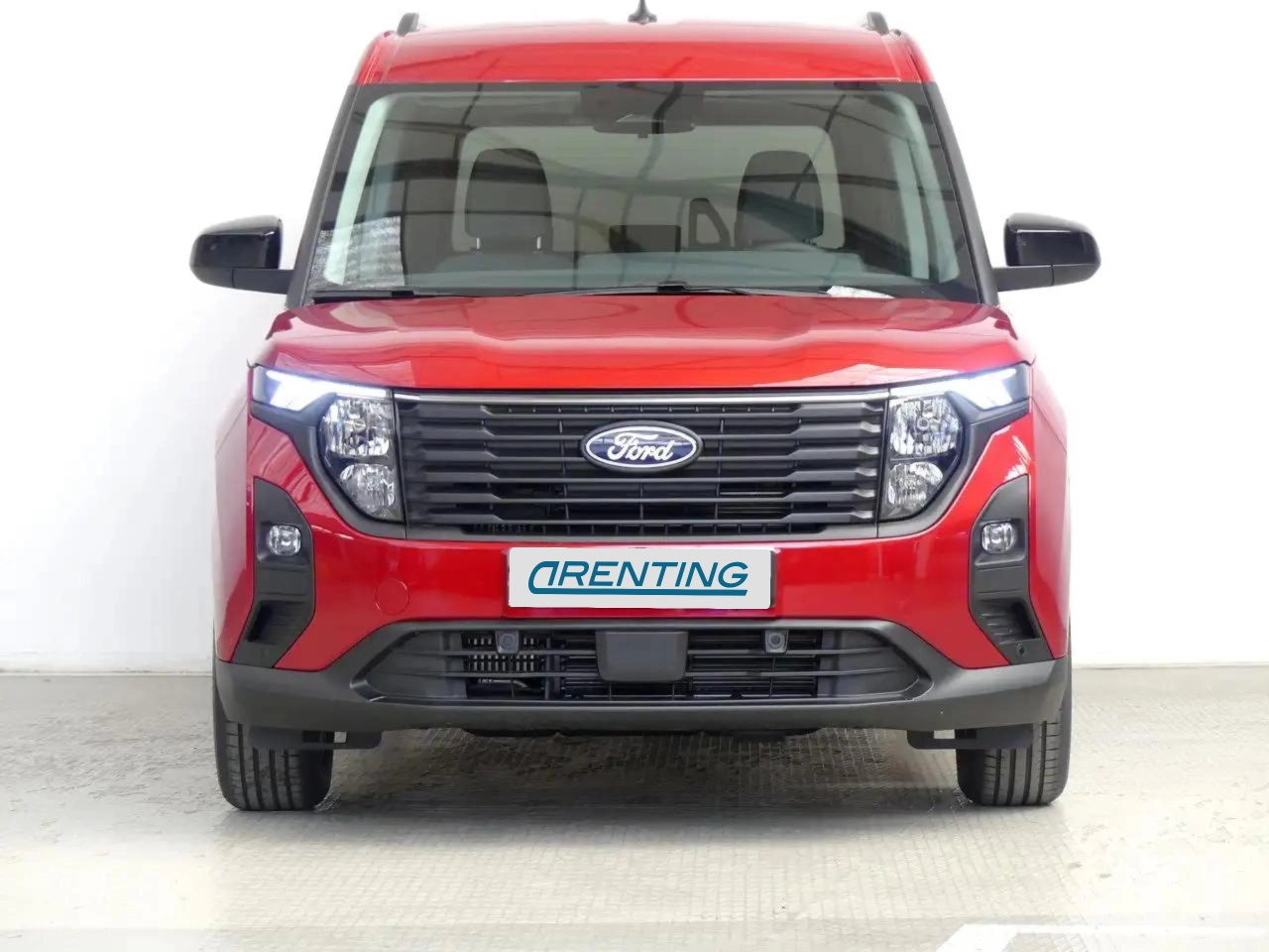 Renting Ford Tourneo Courier 1.0 Ecoboost Titanium Rojo 1