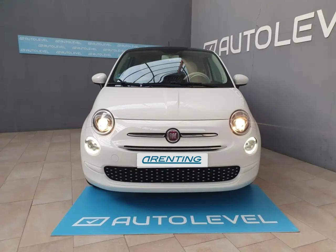 Renting Fiat 500 1.0 GSE Lounge Blanco 2