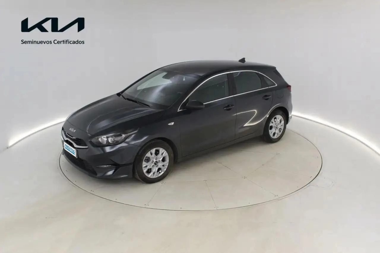 Renting Kia Ceed / cee’d 1.0 T-GDI Drive Gris 2