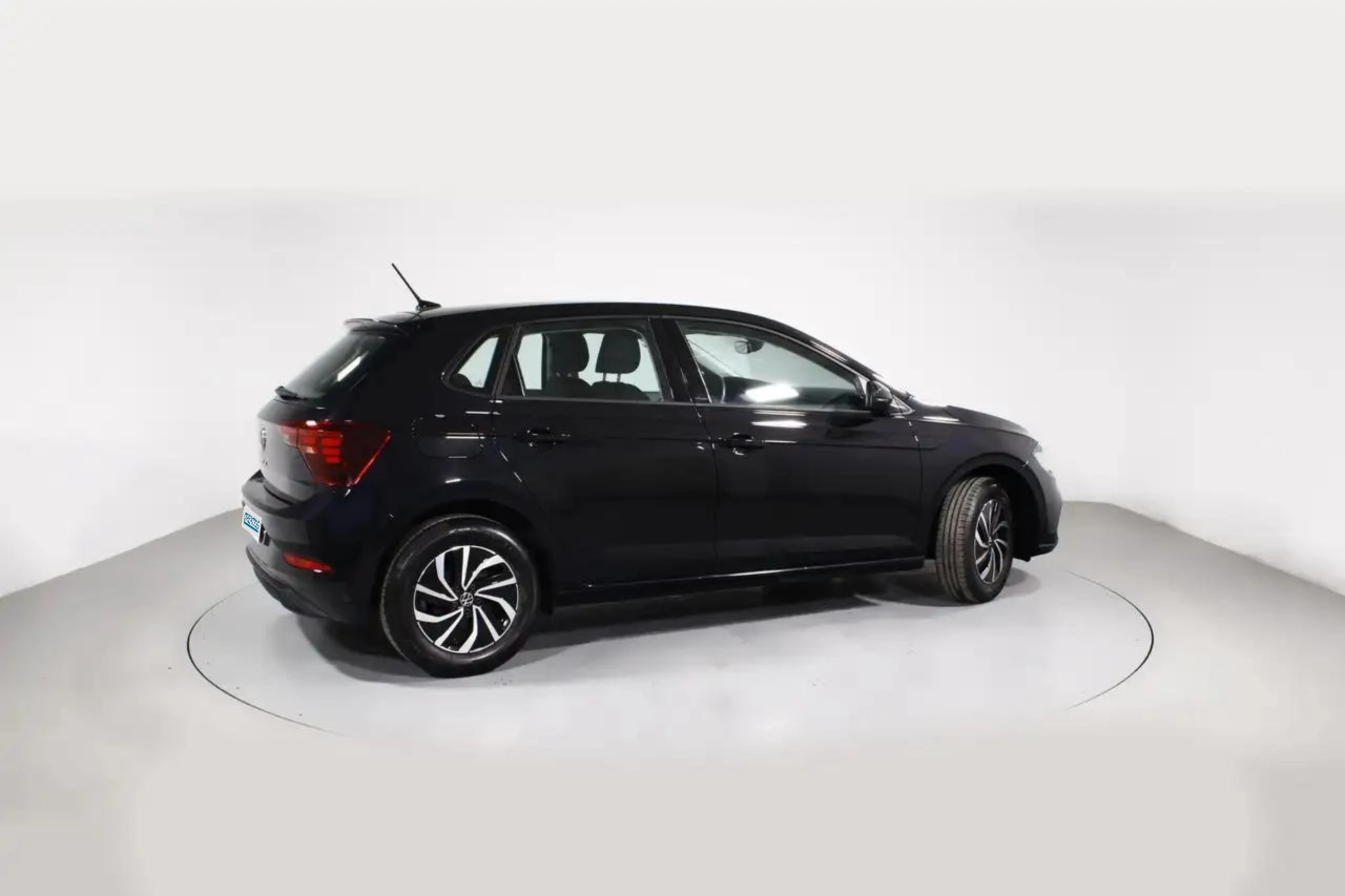 Renting Volkswagen Polo 1.0 TSI Life DSG 70kW Negro 1