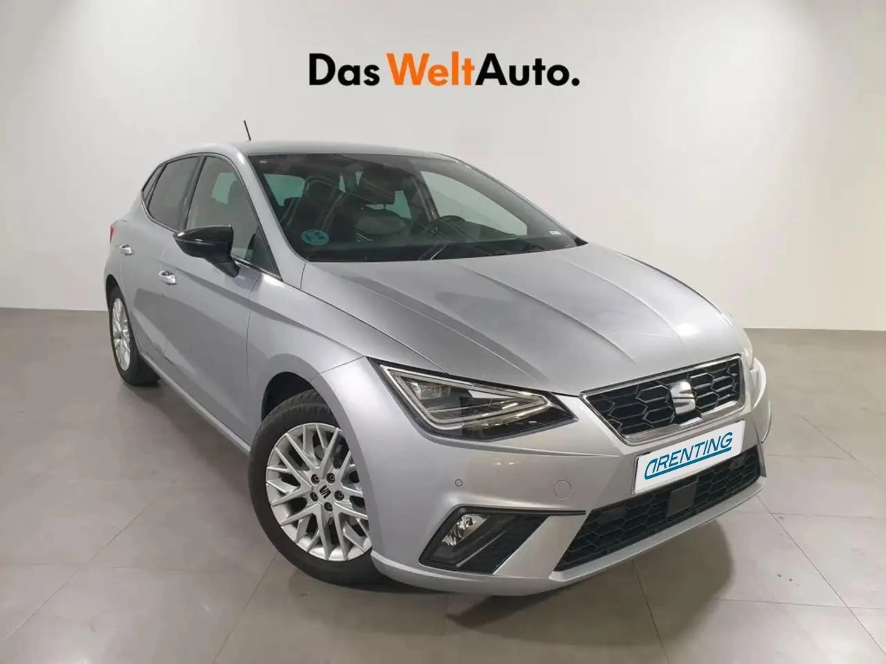 Renting SEAT Ibiza 1.0 TSI S&S FR XS 110 Plateado 1