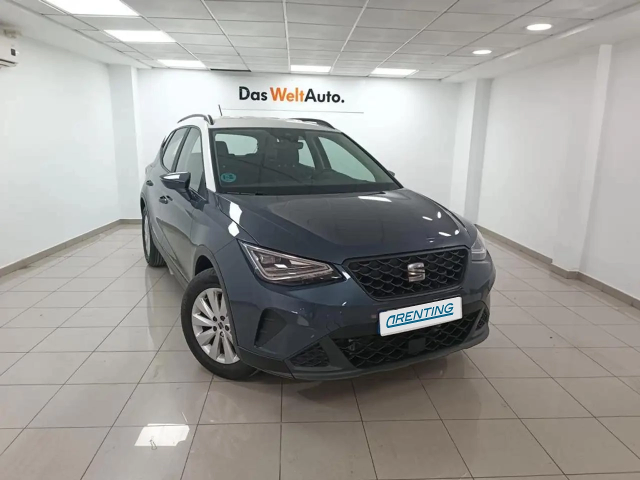 Renting SEAT Arona 1.0 TSI S&S Style XM 110 Gris 4