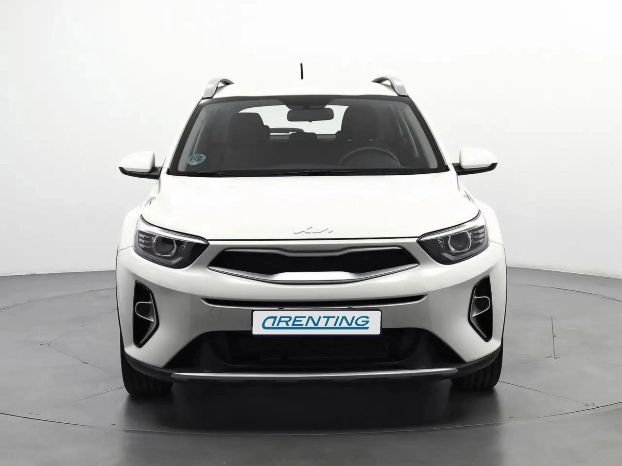 Renting Kia Stonic 1.2 DPi Concept Blanco 1