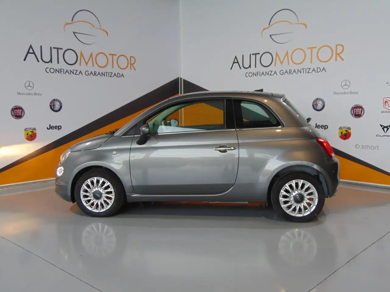 Renting Fiat 500 1.2 Lounge Plateado