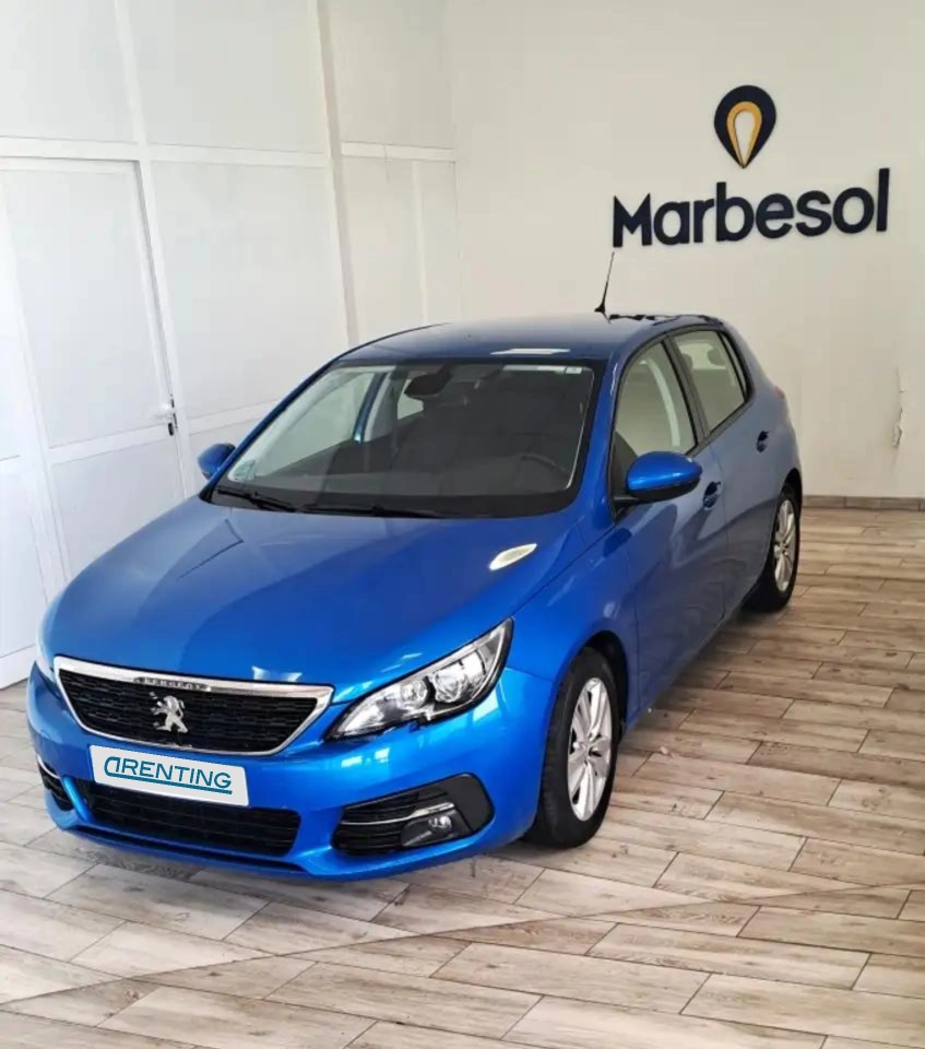 Renting Peugeot 308 1.2 PureTech S&S Active Pack 110 Azul