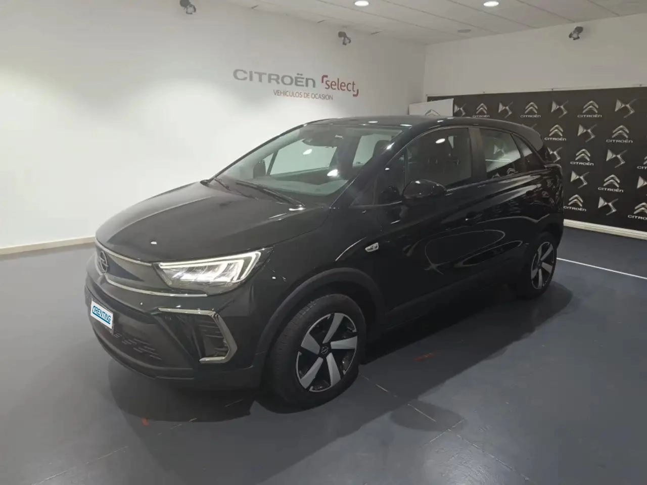 Renting Opel Crossland 1.2 S&S Edition 110 Negro