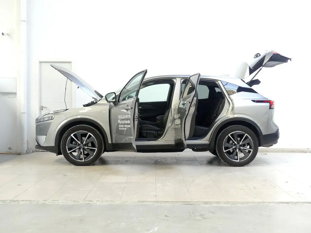 Renting Nissan Qashqai 1.3 DIG-T MHEV 116KW N-CONNECTA DCT 158 5P Plateado