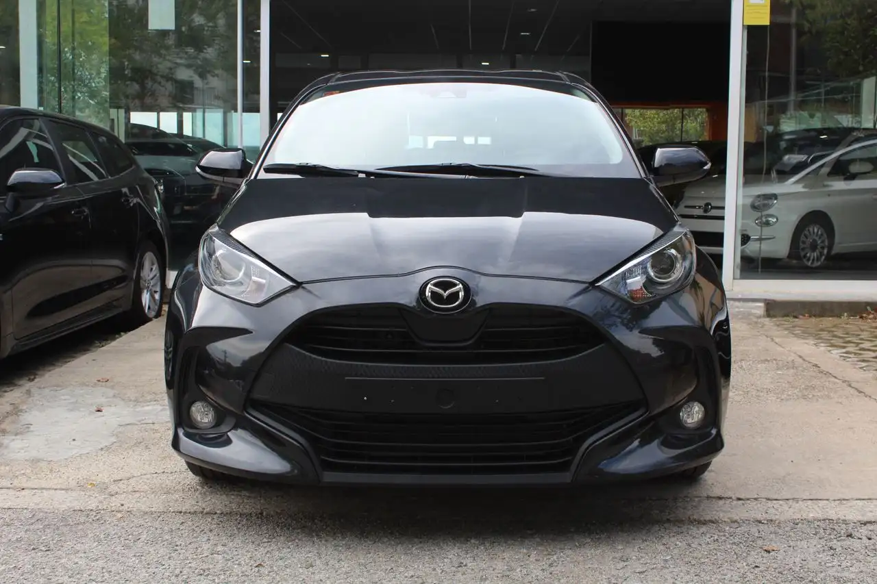 Renting Mazda 2 1.5 85 kW (116 CV) CVT Centre-line Gris