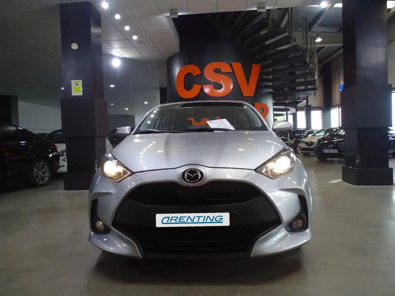 Renting Mazda 2 1.5 85 kW (116 CV) CVT Centre-line Plateado