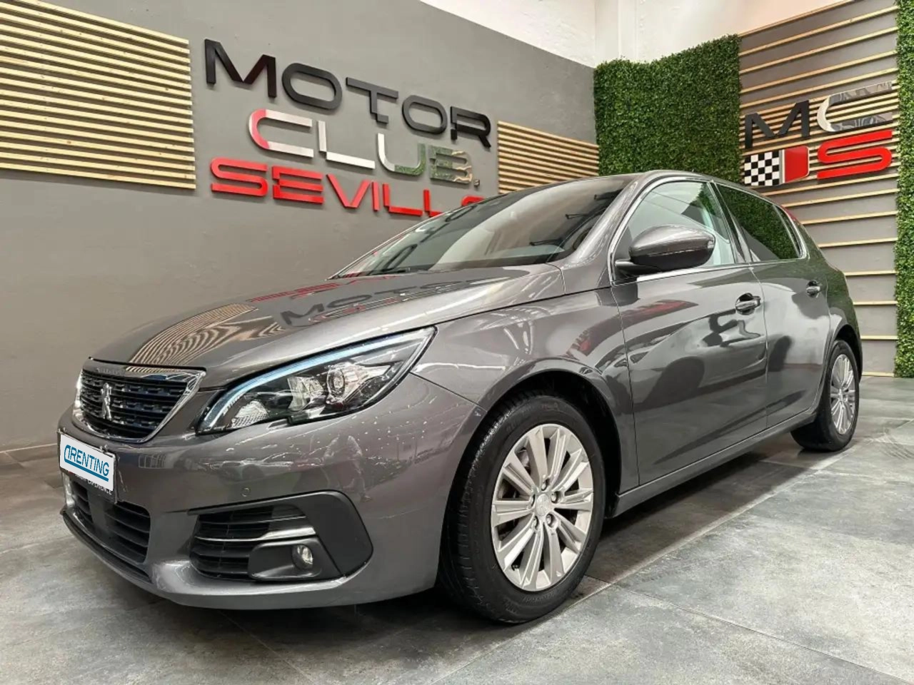 Renting Peugeot 308 1.5 BlueHDi S&S Allure Pack 130 Gris