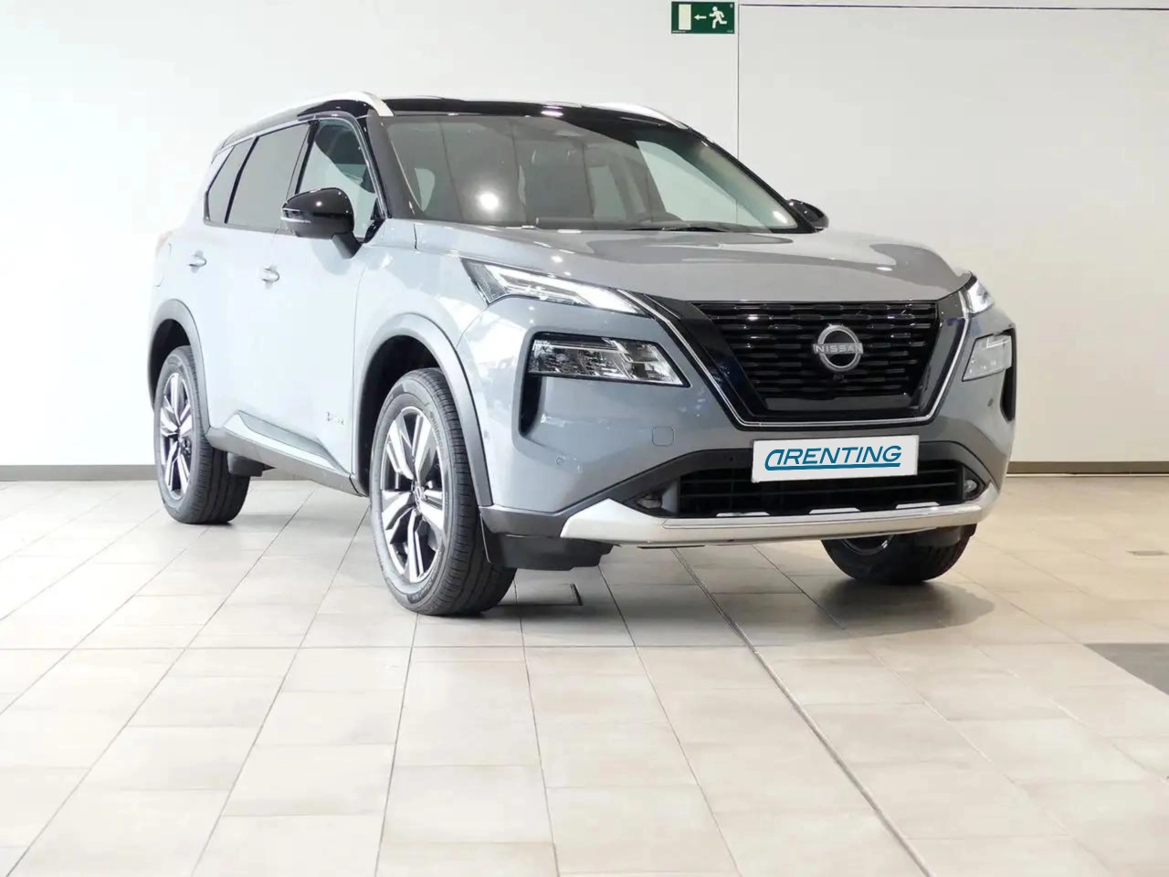 Renting Nissan X-Trail 1.5 EREV E-4ORCE 213 TEKNA 213 5P Gris