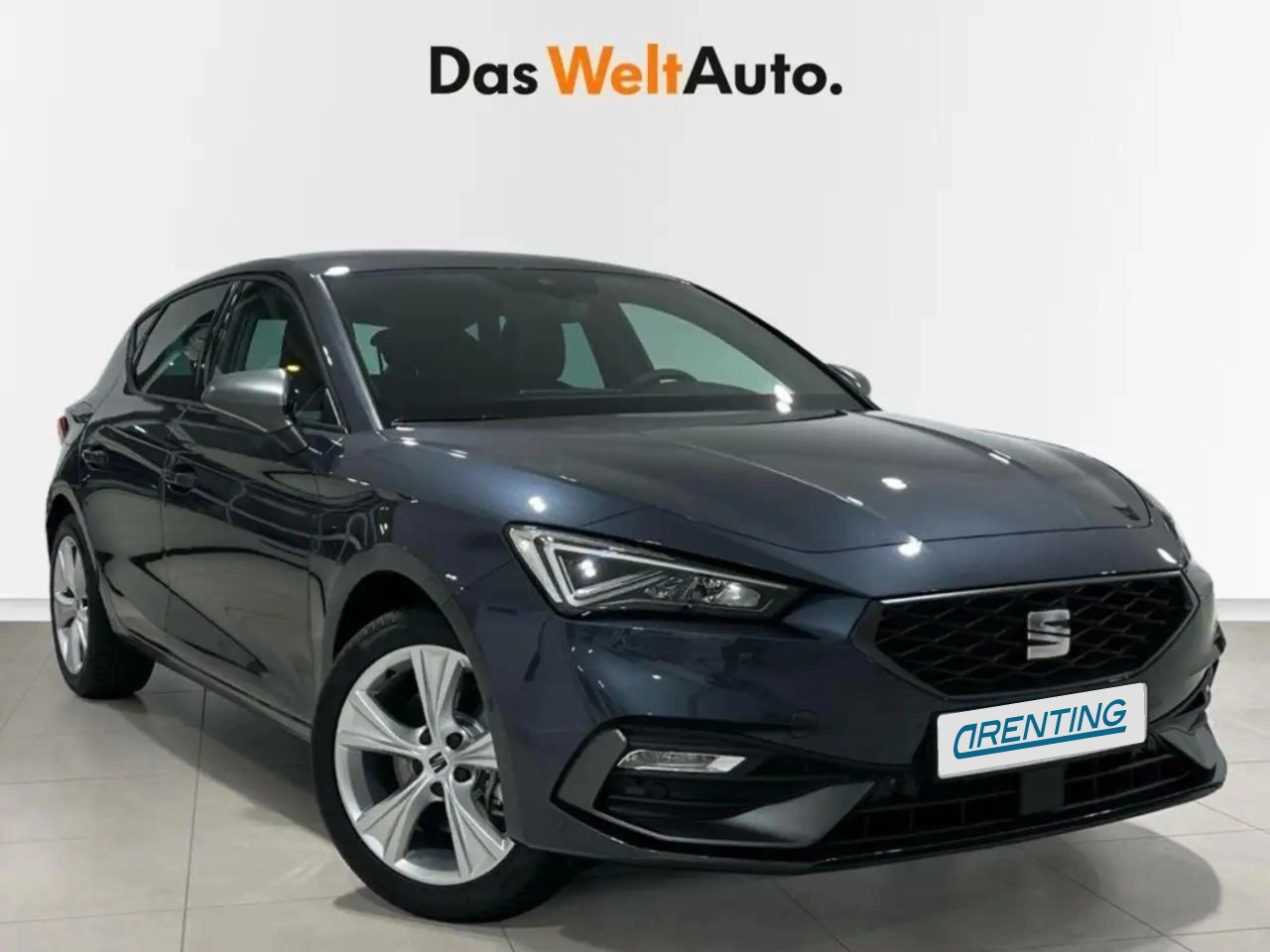 Renting SEAT Leon 1.5 eTSI DSG-7 S&S FR Special Edition 150 Gris