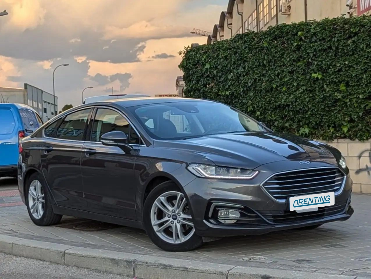 Renting Ford Mondeo 1.5 Gasolina y GLP Titanium 165 Cv Etiqueta medioa Gris