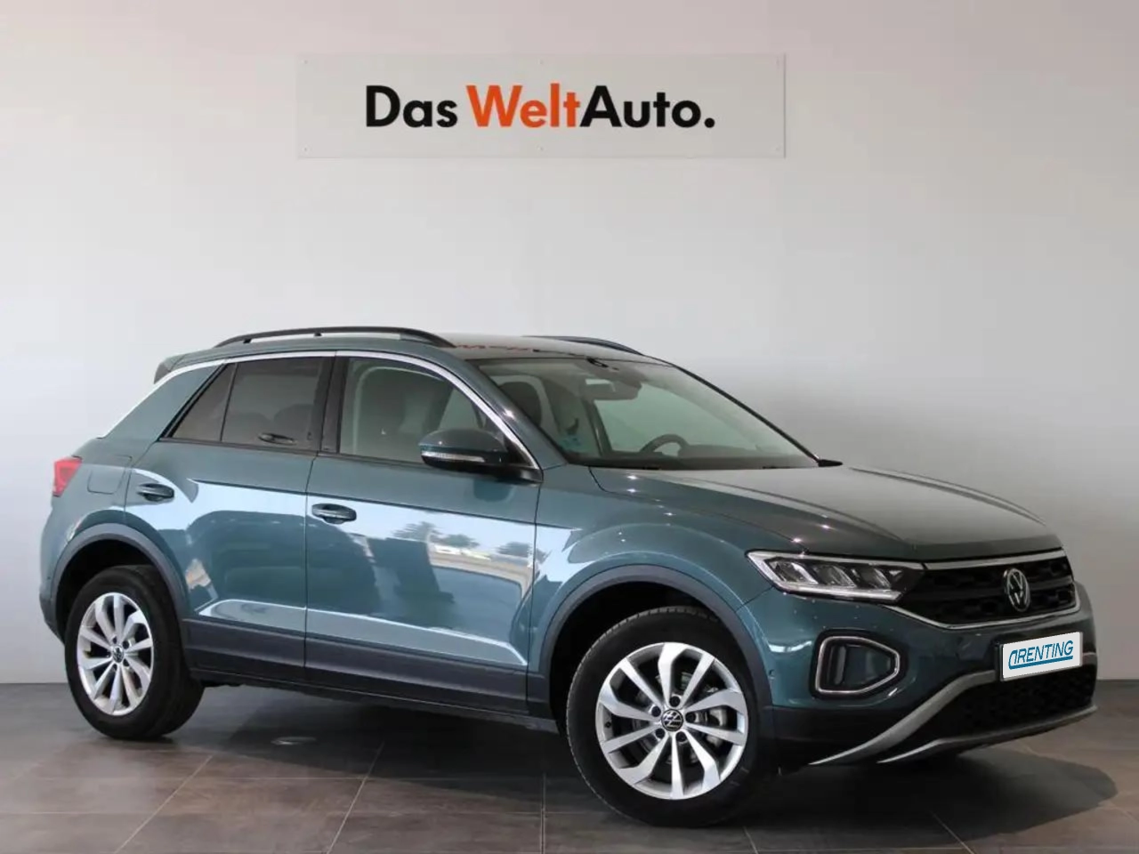 Renting Volkswagen T-Roc 1.5 TSI Life Azul 3