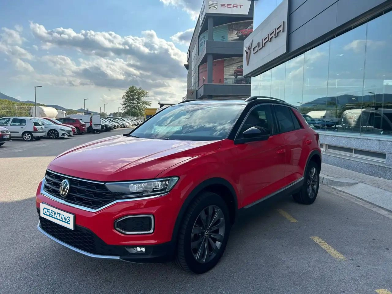 Renting Volkswagen T-Roc 1.5 TSI Sport DSG7 Rojo 2