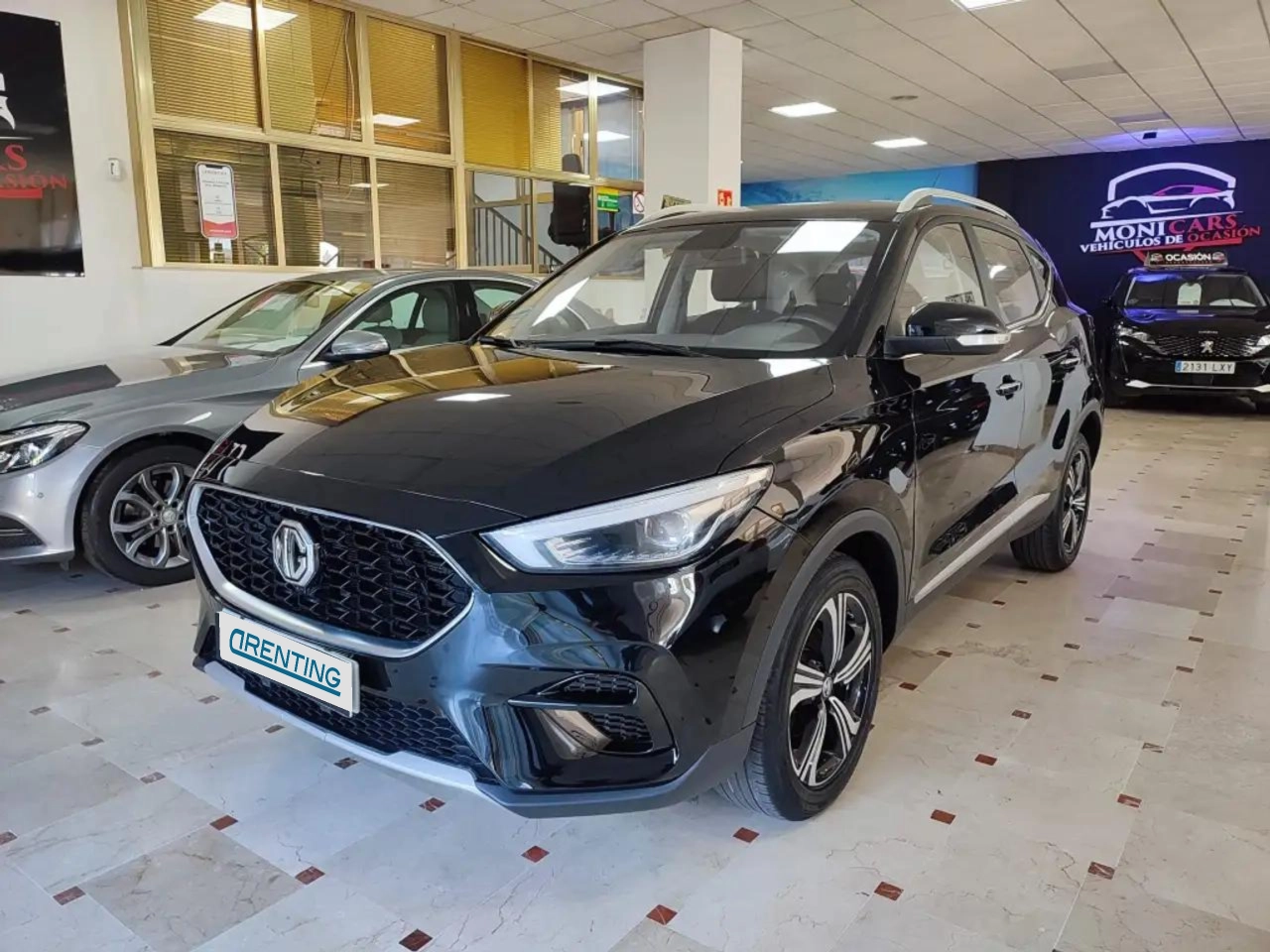 Renting MG ZS 1.5 VTi-Tech Luxury 78kW Negro 1