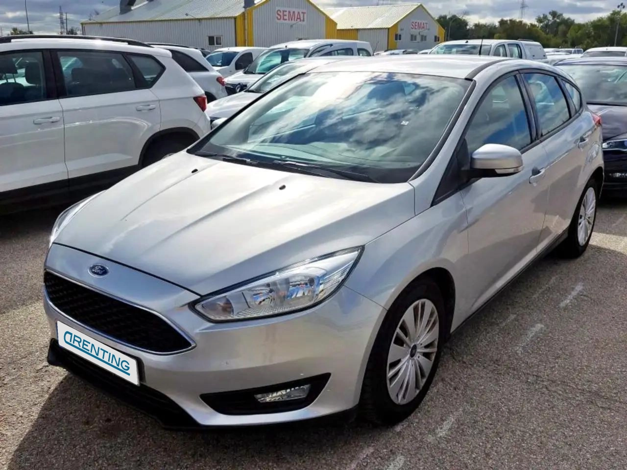 Renting Ford Focus 1.5TDCi Trend+ 120 Gris