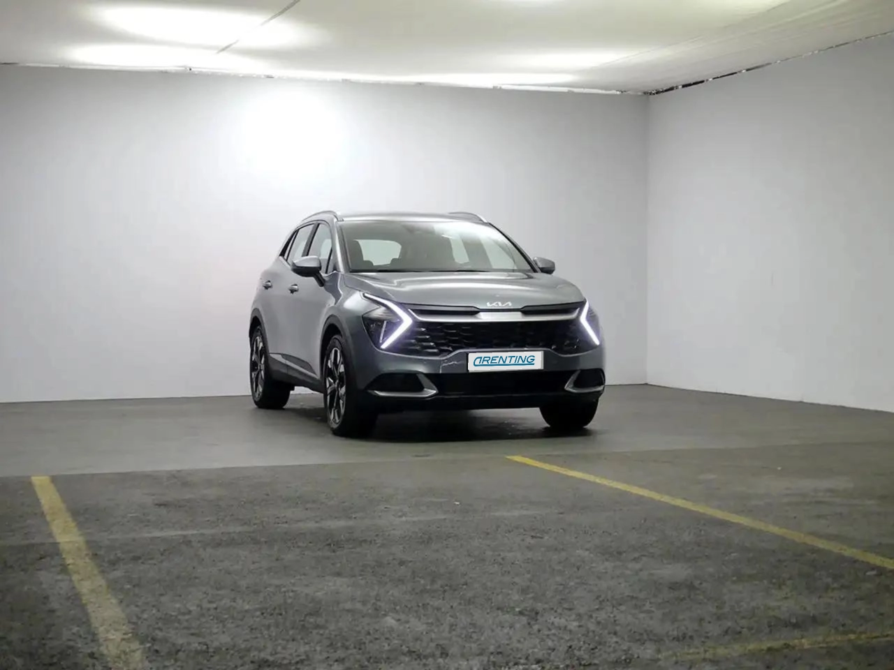 Renting Kia Sportage 1.6 T-GDI PHEV DRIVE 4WD AUTO 265 5P Gris