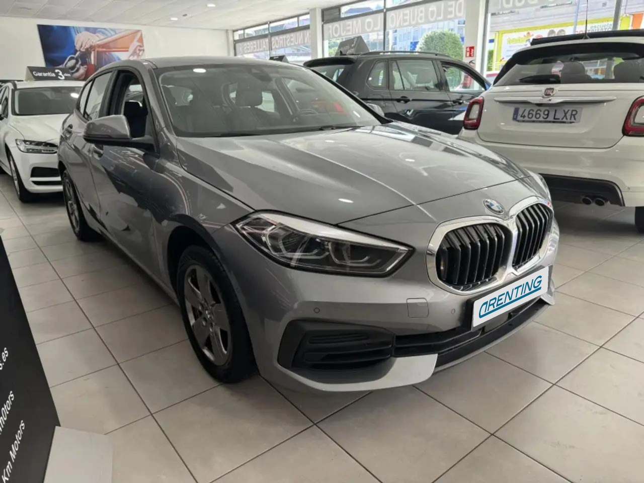 Renting BMW 118 118dA Azul 2