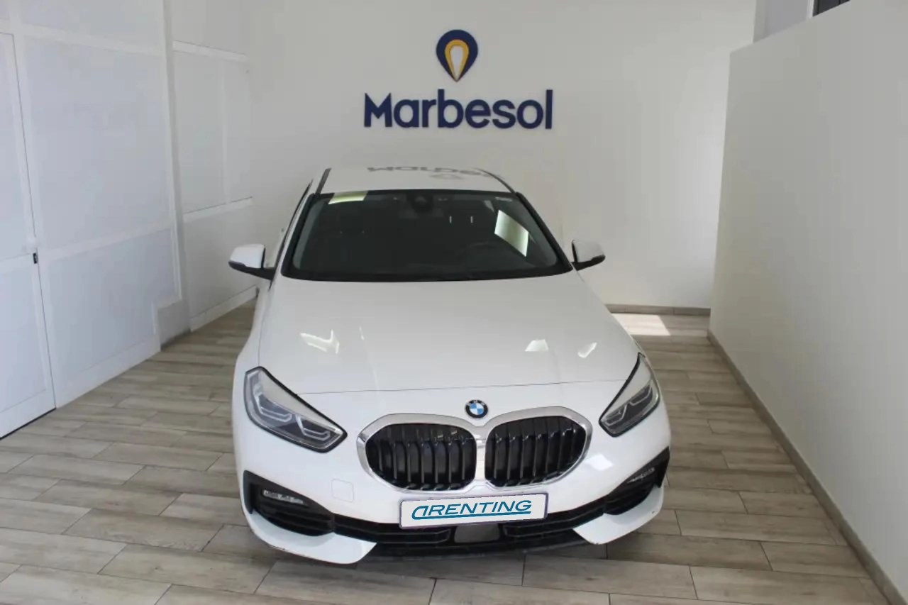 Renting BMW 118 118i Blanco 3 2