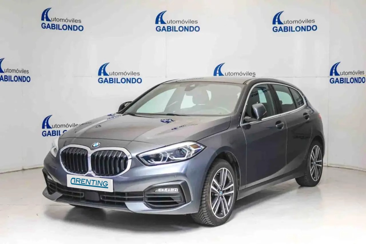 Renting BMW 118 118iA Gris