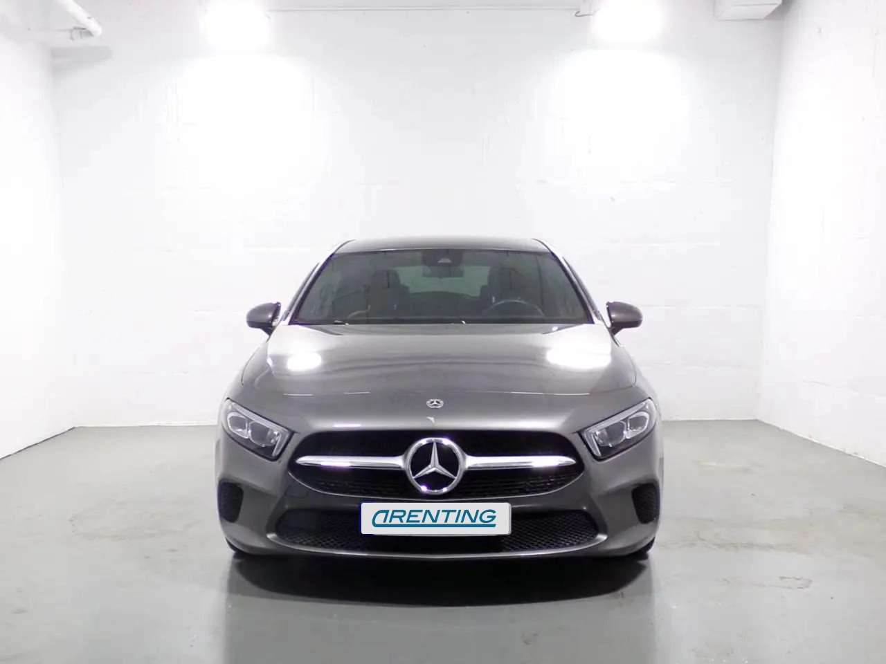 Renting Mercedes-Benz A 180 180CDI Aut. Gris