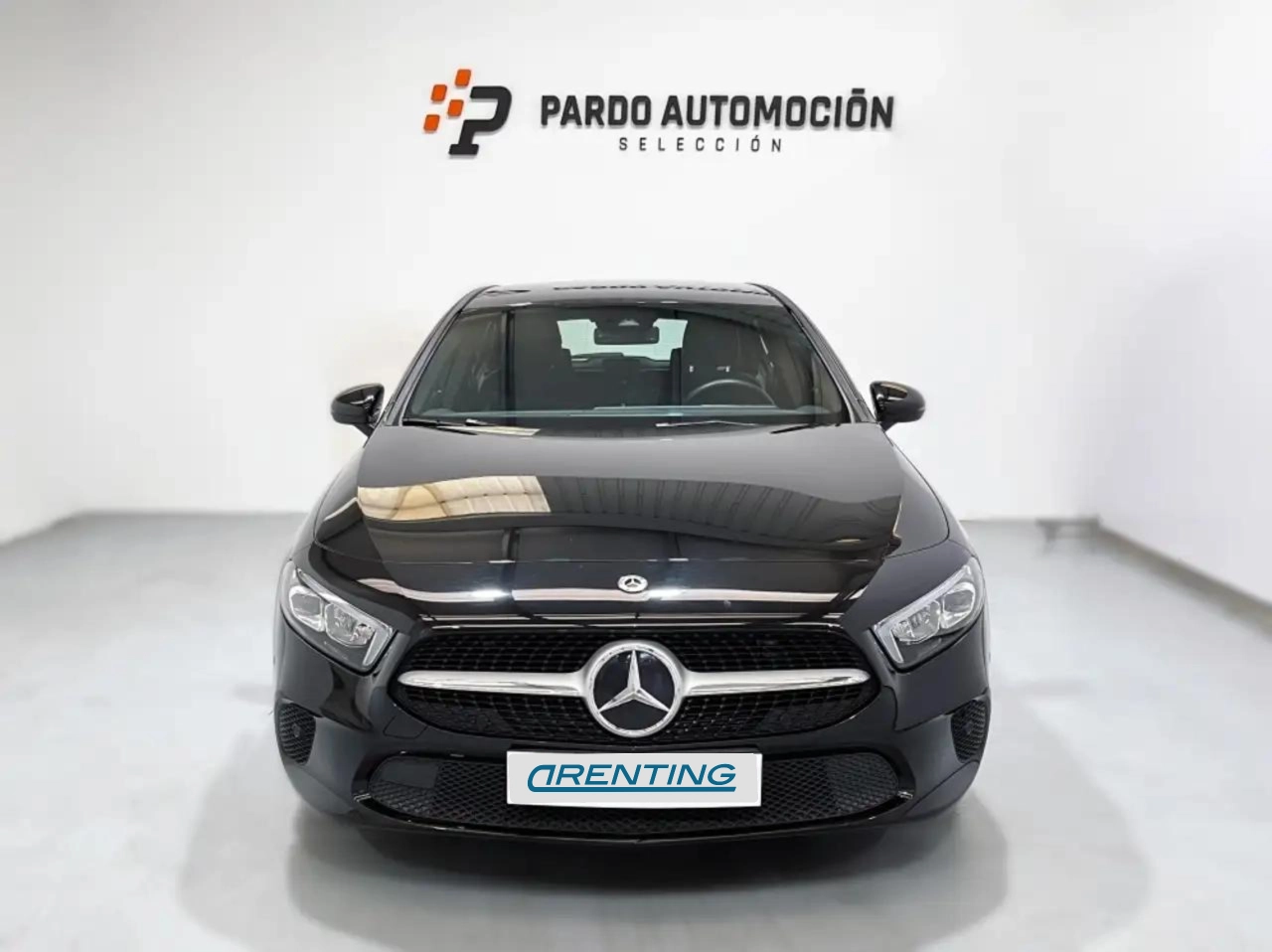 Renting Mercedes-Benz A 180 180d 7G-DCT Negro