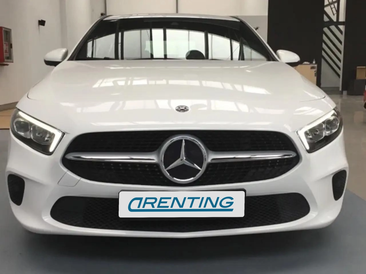 Renting Mercedes-Benz A 180 180d 7G-DCT Blanco 1