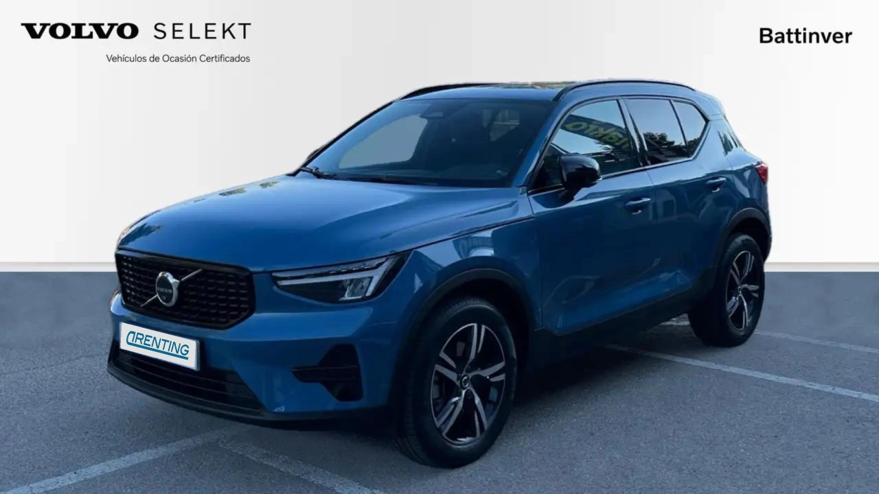 Renting Volvo XC40 2.0 B3 G Plus Dark Auto Azul