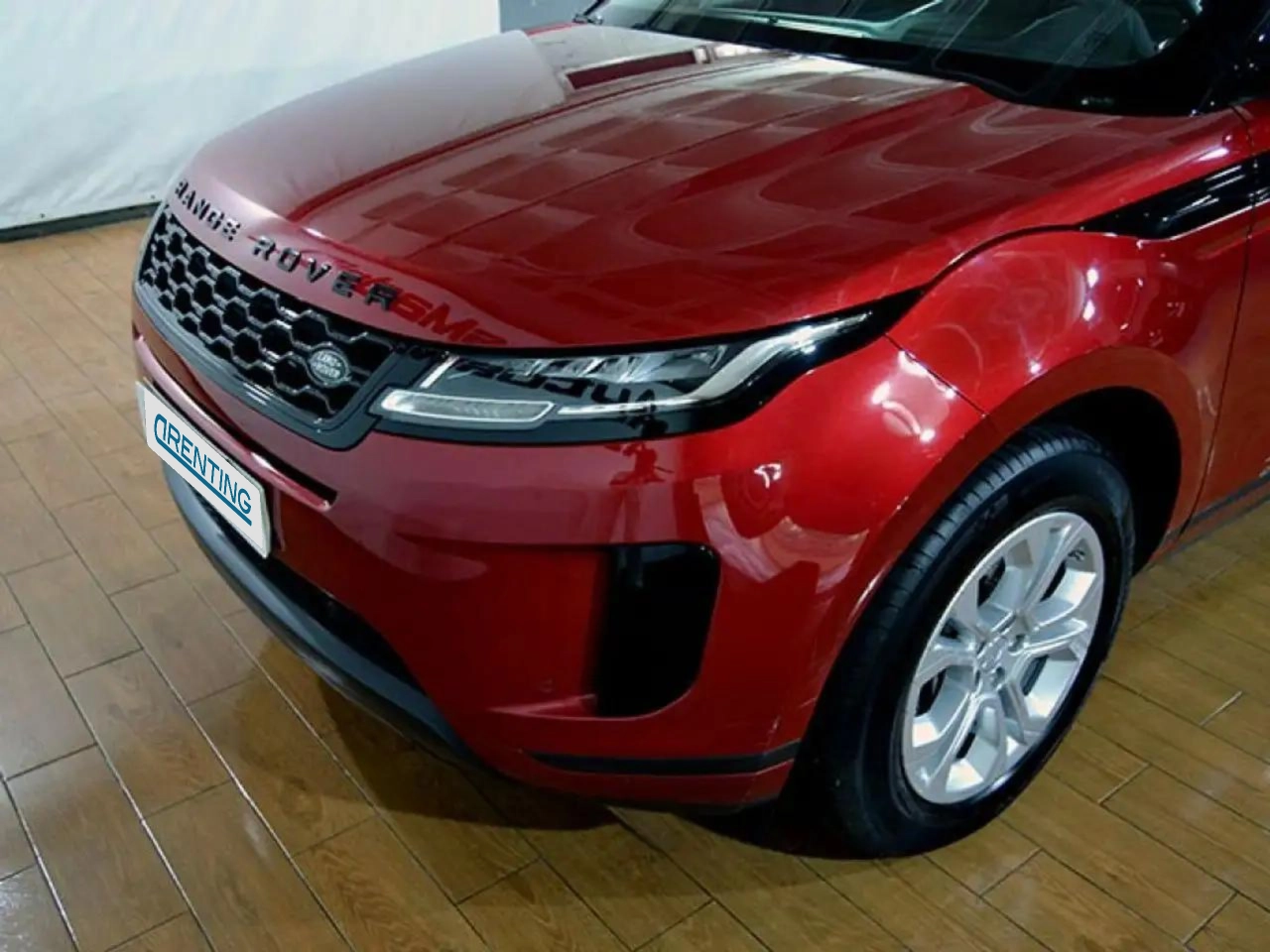 Renting Land Rover Range Rover Evoque 2.0 D150 S FWD Rojo