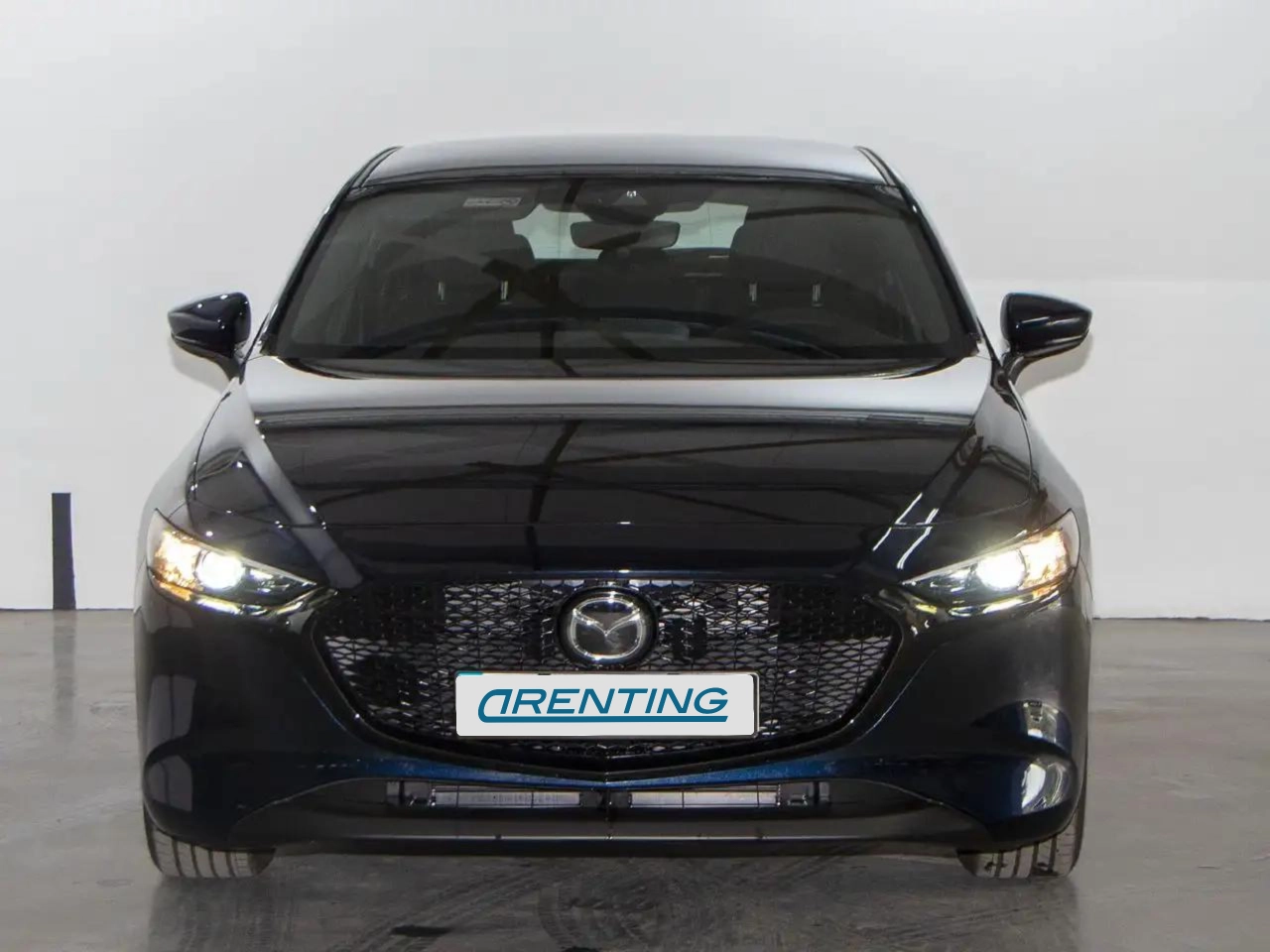 Renting Mazda 3 2.0 e-Skyactiv-G Origin 90kW Azul