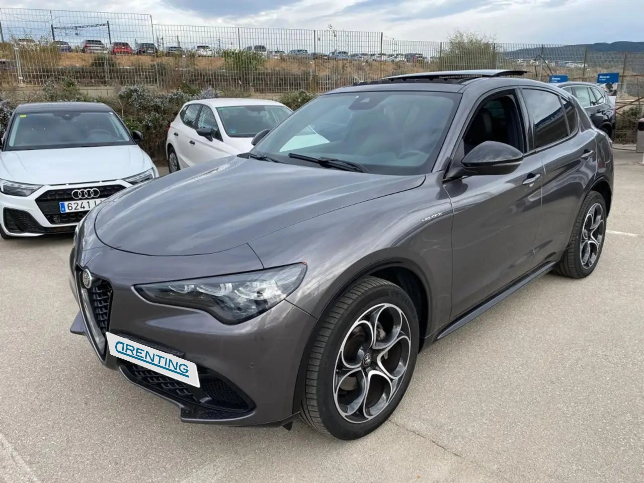 Renting Alfa Romeo Stelvio 2.0 Veloce Q4 Aut. 280 Gris