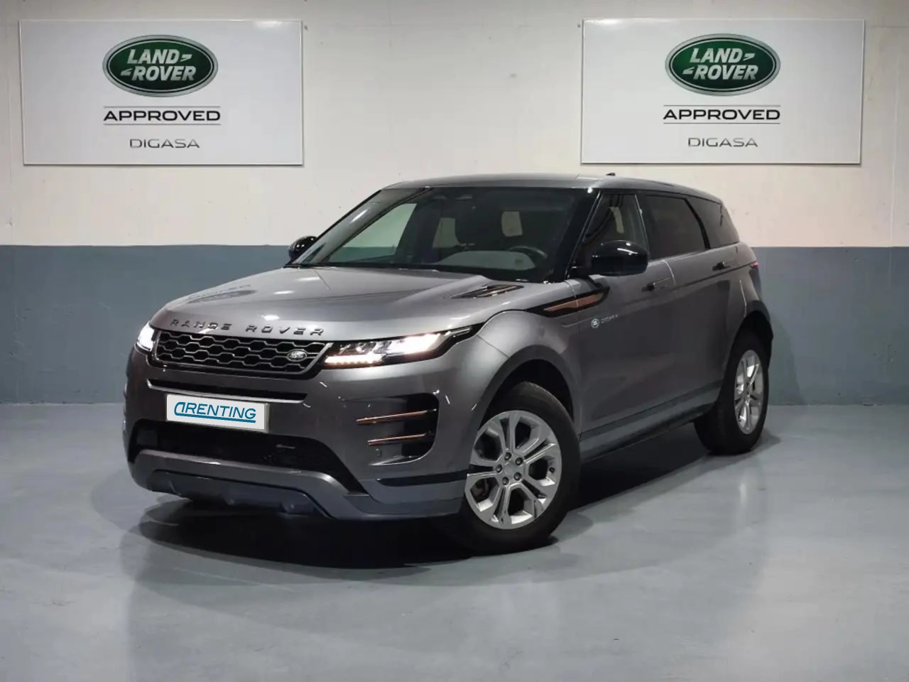 Renting Land Rover Range Rover Evoque 2.0D I4 MHEV R-Dynamic S AWD Aut. 163 Gris