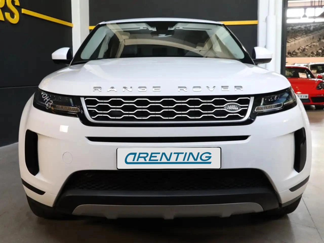 Renting Land Rover Range Rover Evoque 2.0D MHEV SE AWD Aut. 150 Blanco