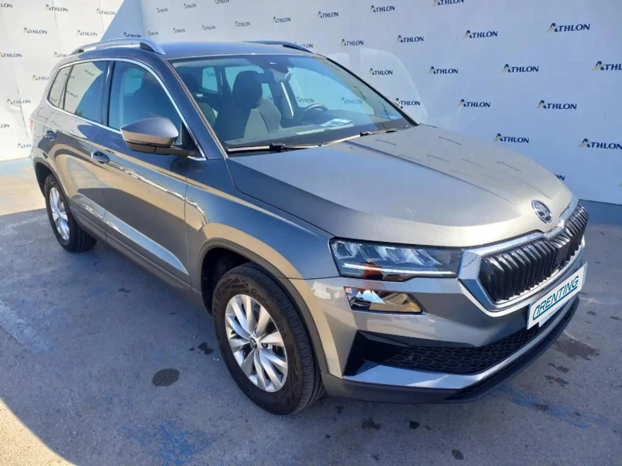 Renting Skoda Karoq 2.0TDI AdBlue Ambition 4×4 DSG 110kW Gris