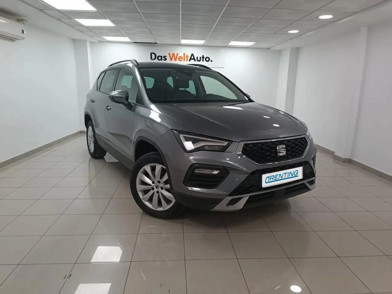 Renting SEAT Ateca 2.0TDI CR S&S Style XM 150 Gris 2