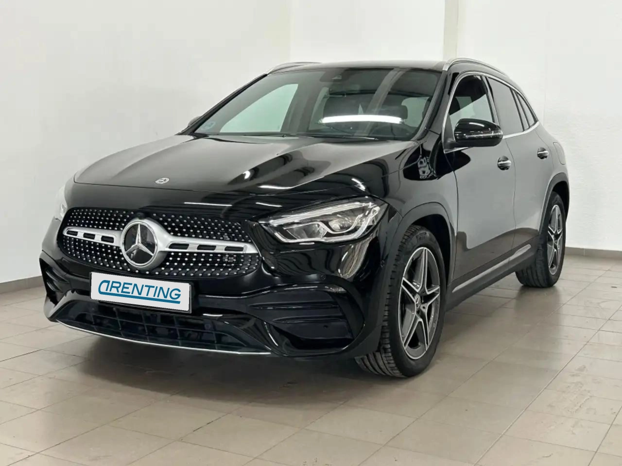 Renting Mercedes-Benz GLA 200 200d 8G-DCT Negro 2