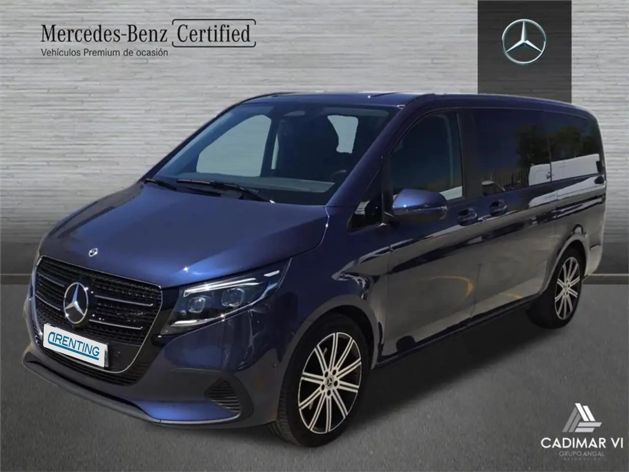 Renting Mercedes-Benz V 220 d Style Largo