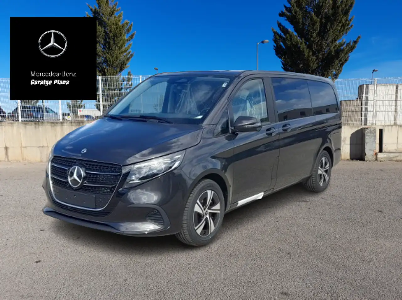 Renting Mercedes-Benz V 220 220d Largo Style Gris