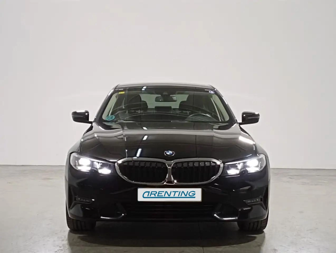 Renting BMW 318 318dA Sport Negro 1