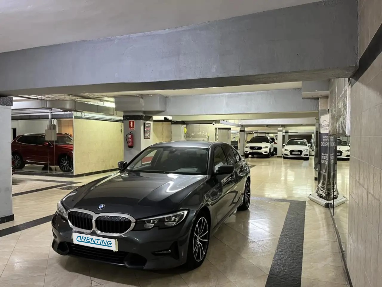 Renting BMW 320 320dA Gris 1