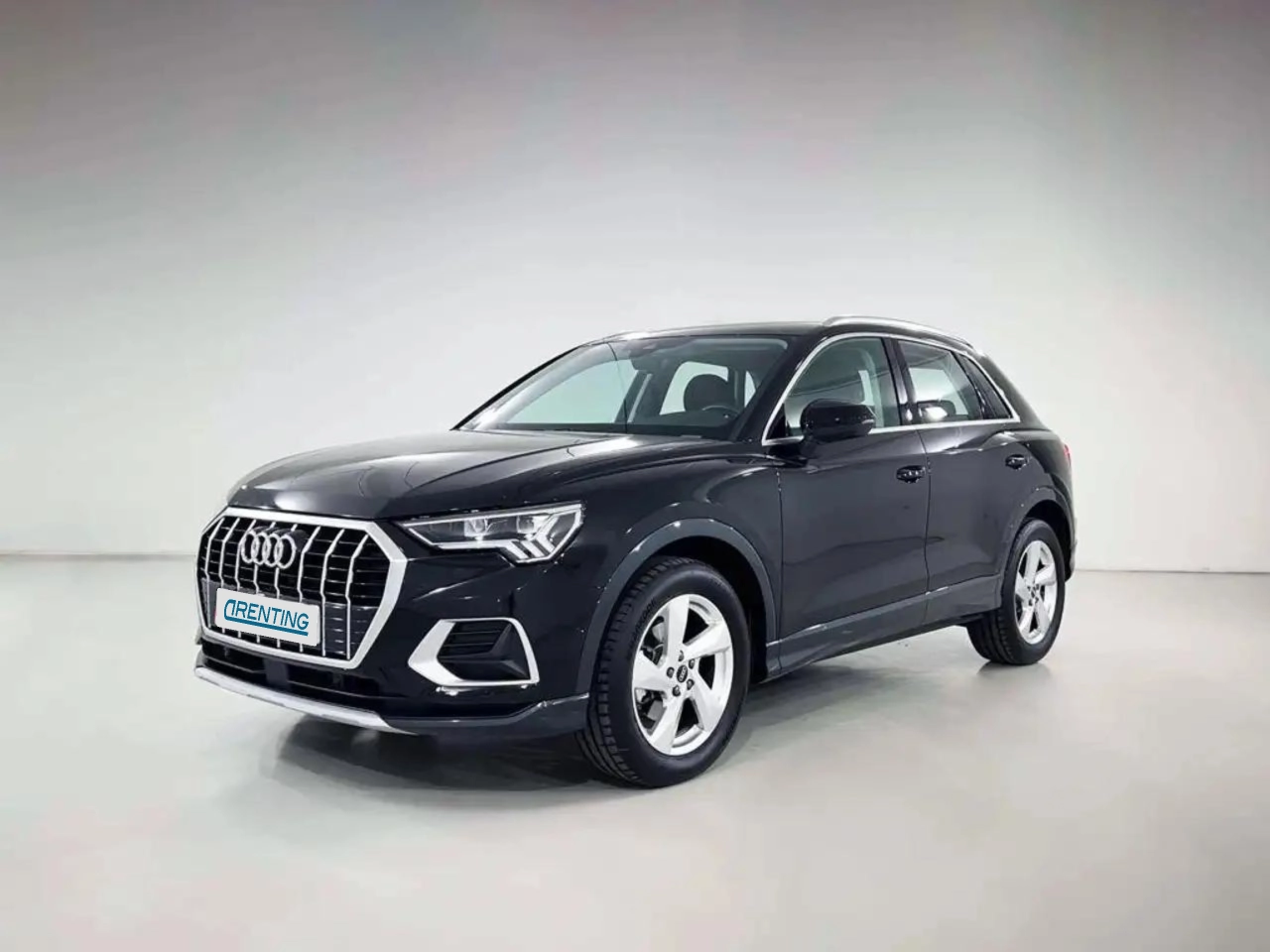 Renting Audi Q3 35 TFSI Advanced S tronic Negro