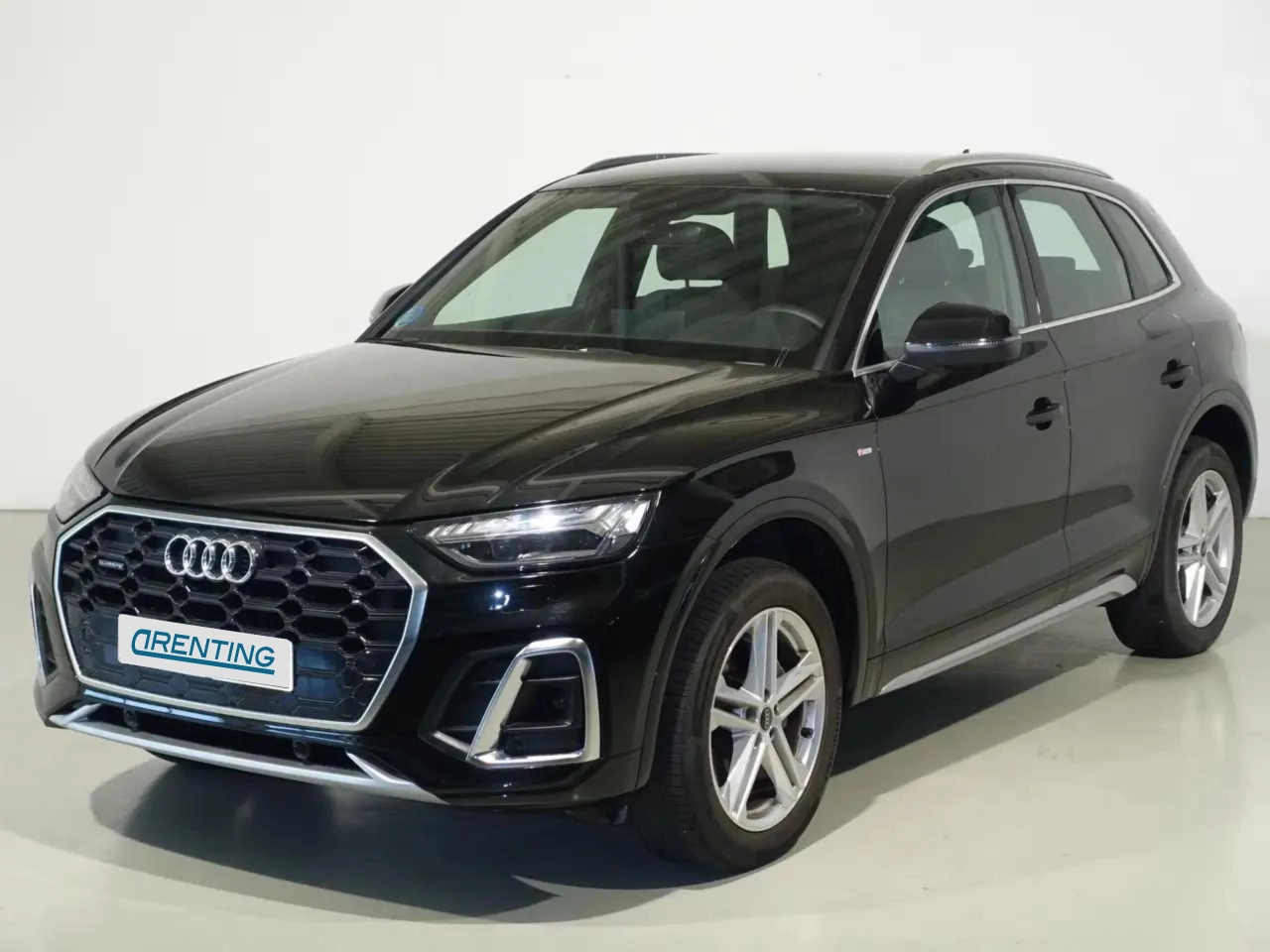 Renting Audi Q5 40 TDI quattro-ultra S line S tronic 150kW Negro