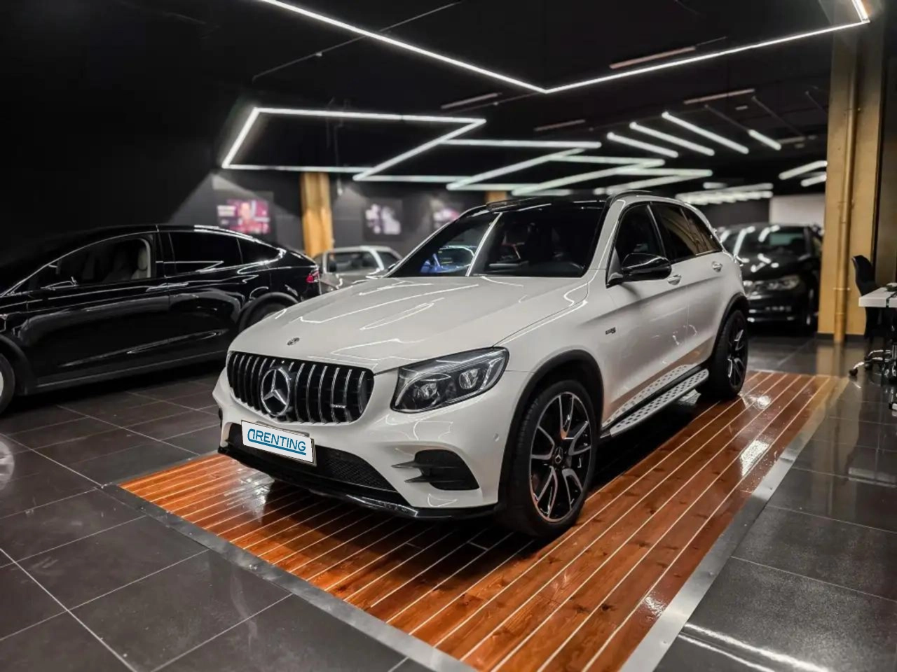 Renting Mercedes-Benz GLC 43 AMG 4Matic Speedshift TCT 9G Blanco