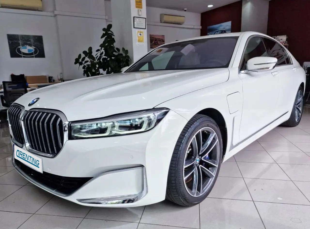 Renting BMW 745 745e Paquete M Blanco