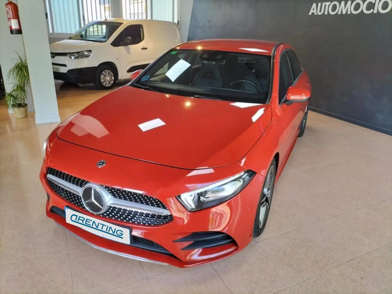 Renting Mercedes-Benz A 220 7G-DCT Rojo