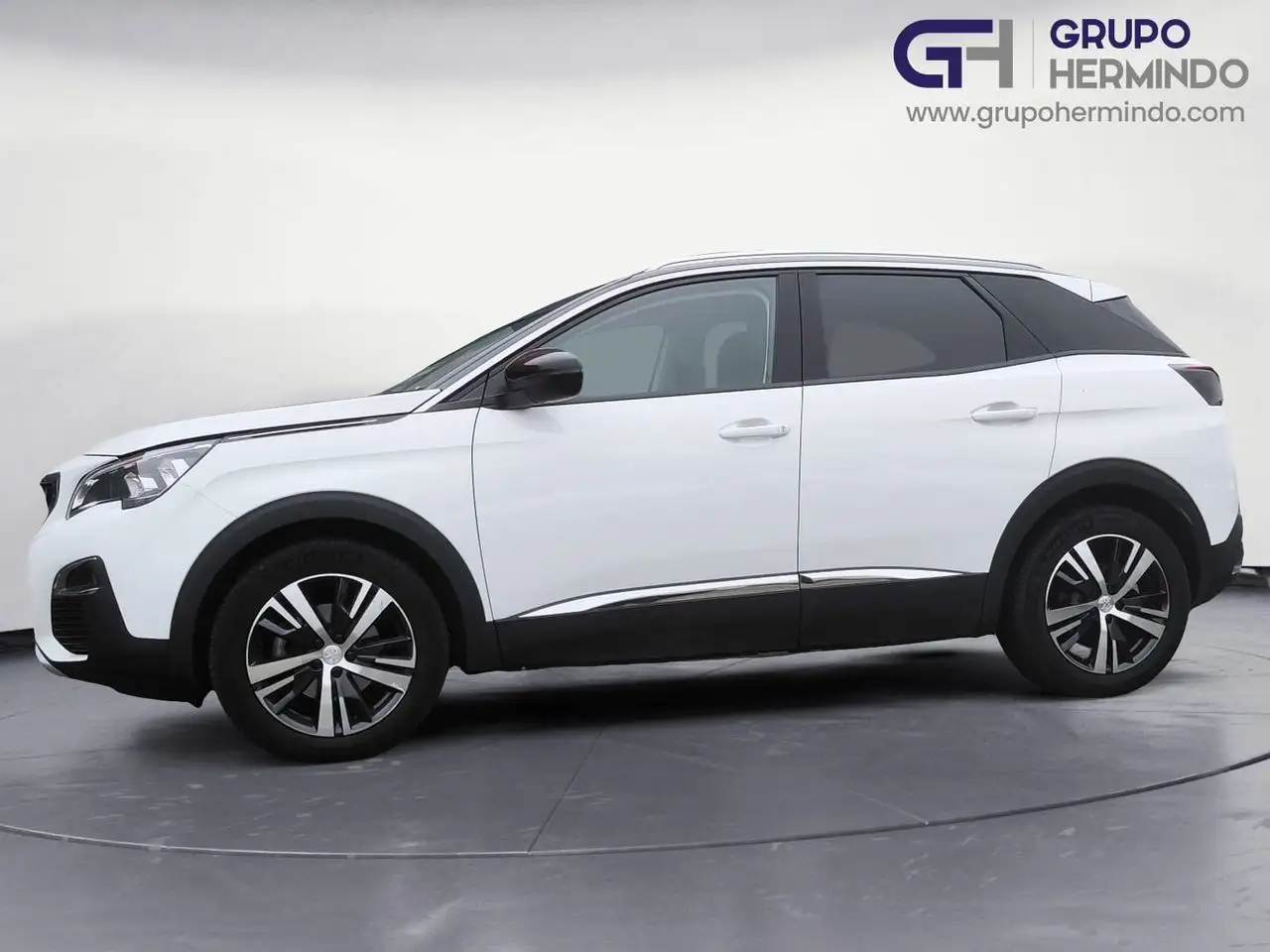 Renting Peugeot 3008 ALLURE 1.5 BLUE HDI 130 CV EAT8 Blanco