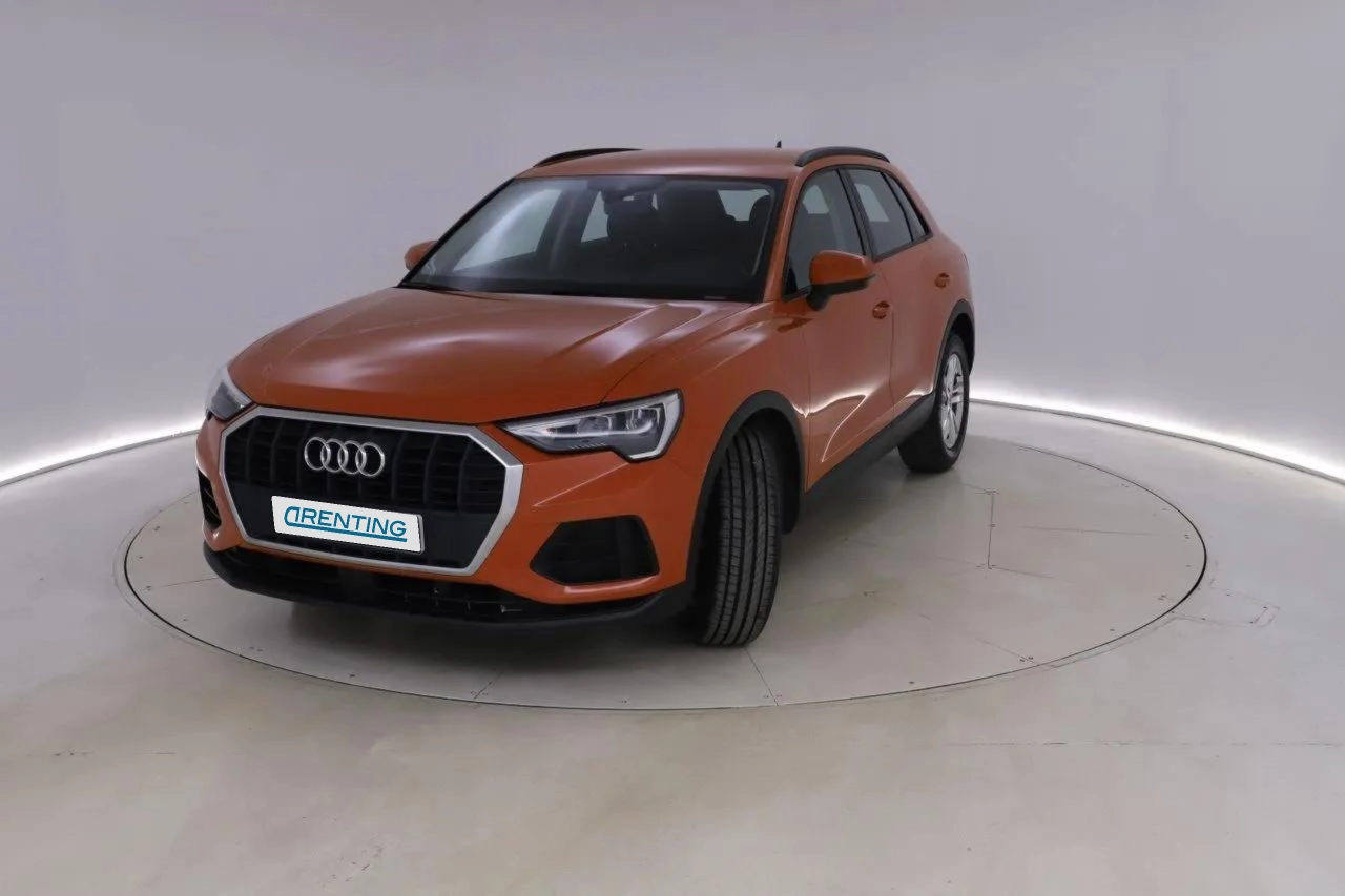 Renting AUDI Q3 35 TFSI Advanced S tronic 1