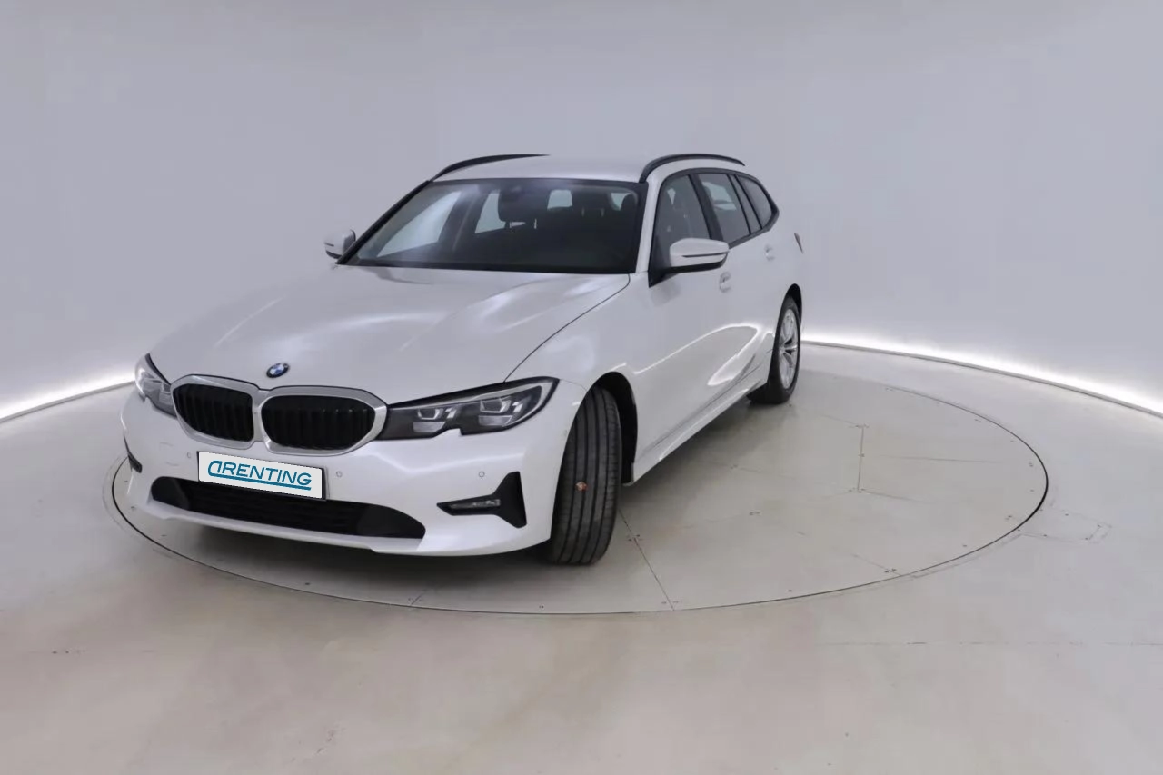 Renting BMW Serie 3 318dA Touring