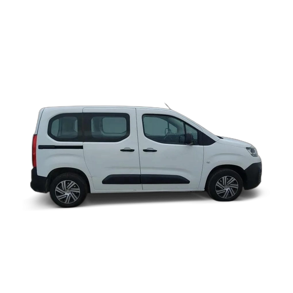 Renting CITROEN Berlingo BlueHDi S&S Talla M Live 100 3